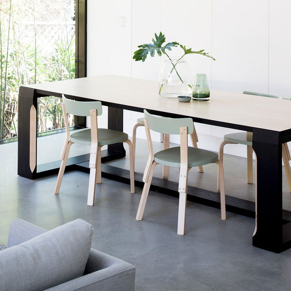 5 designers weigh in on choosing the perfect dining table